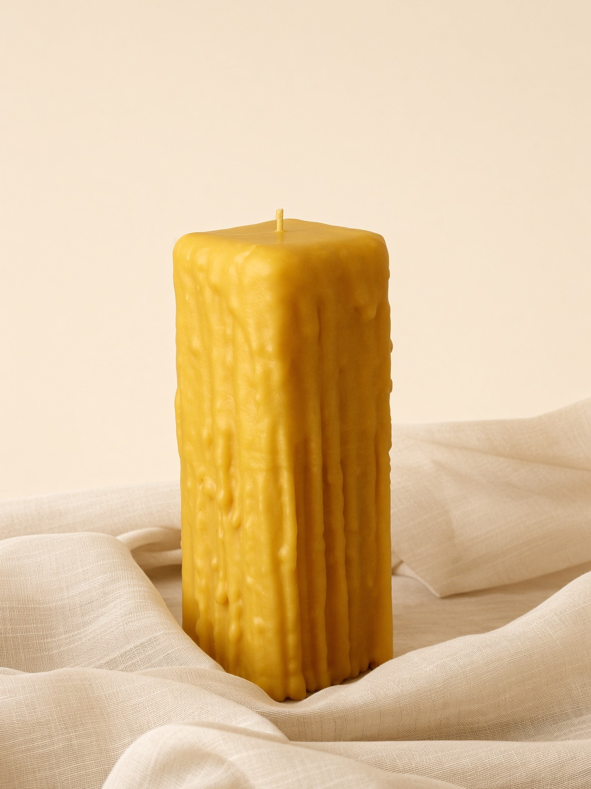 Square Pillar, 24 cm — beeswax cappings pillar